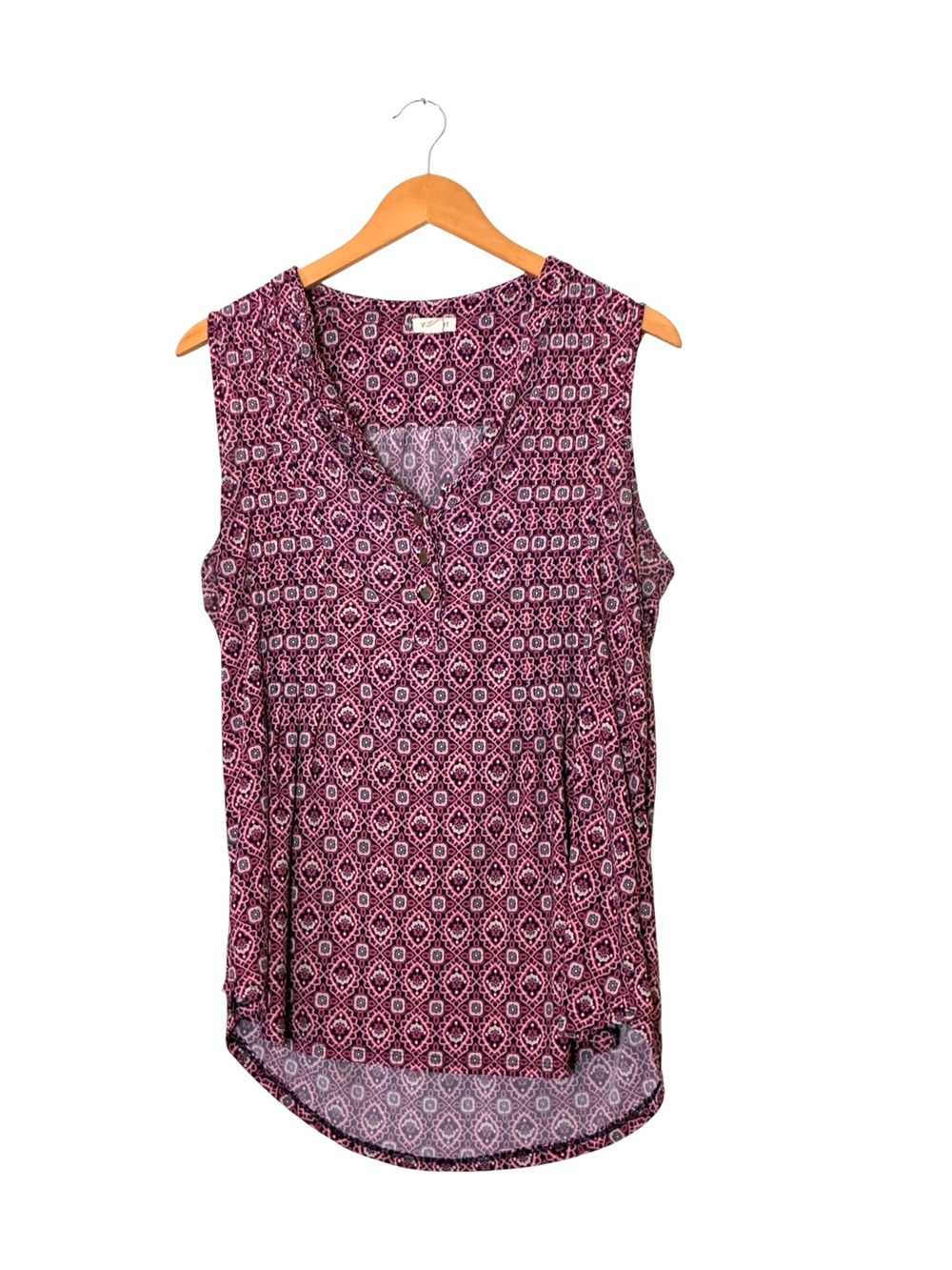 Westport | Pink medallion patterned tank button v-neckline sleeveless blouse Lg